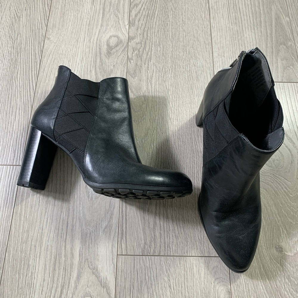 Adrienne Vittadini Black Leather Heeled Ankle Boots